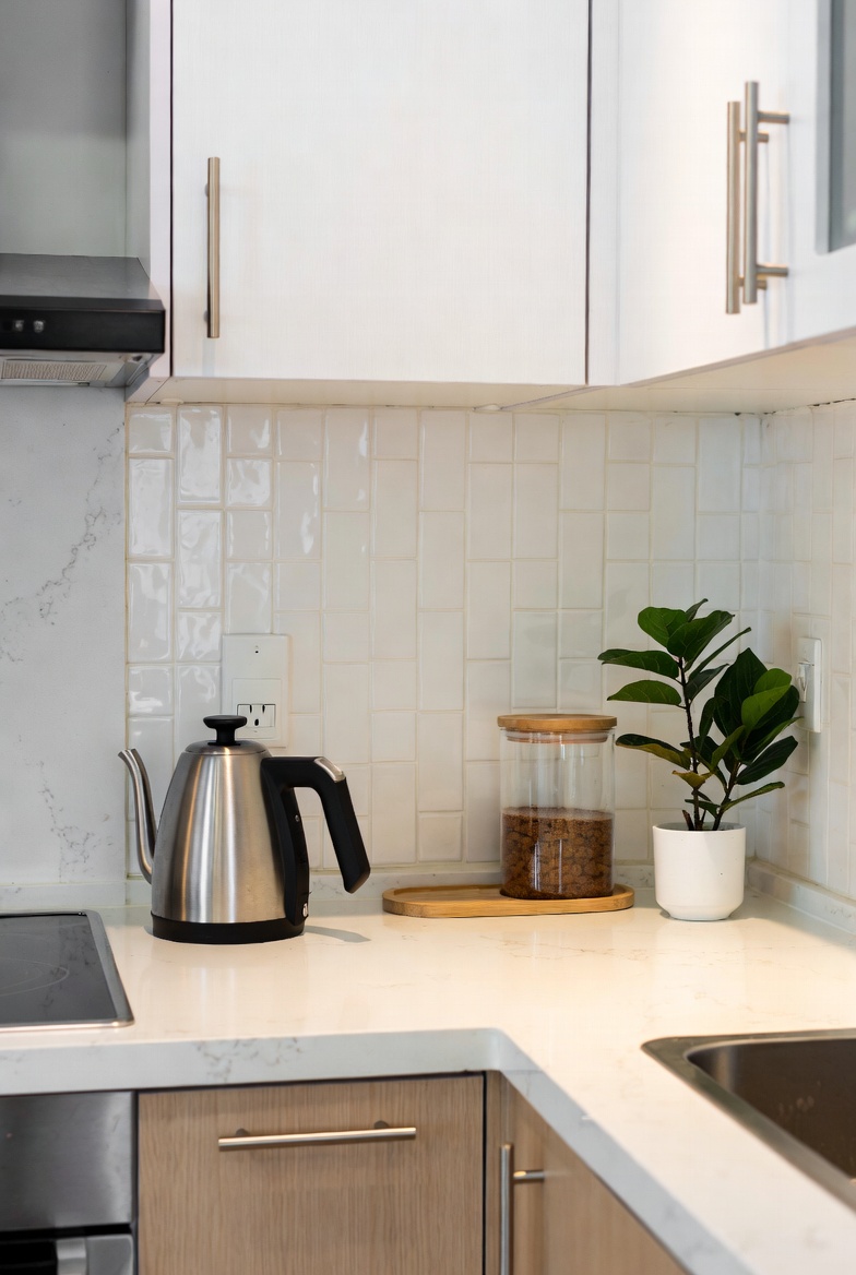 Sparkling clean kitchen counter